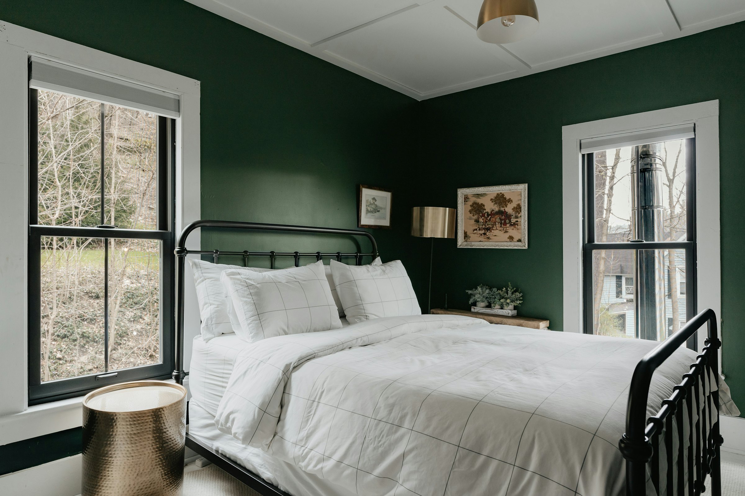Photo: Sash window, bedroom